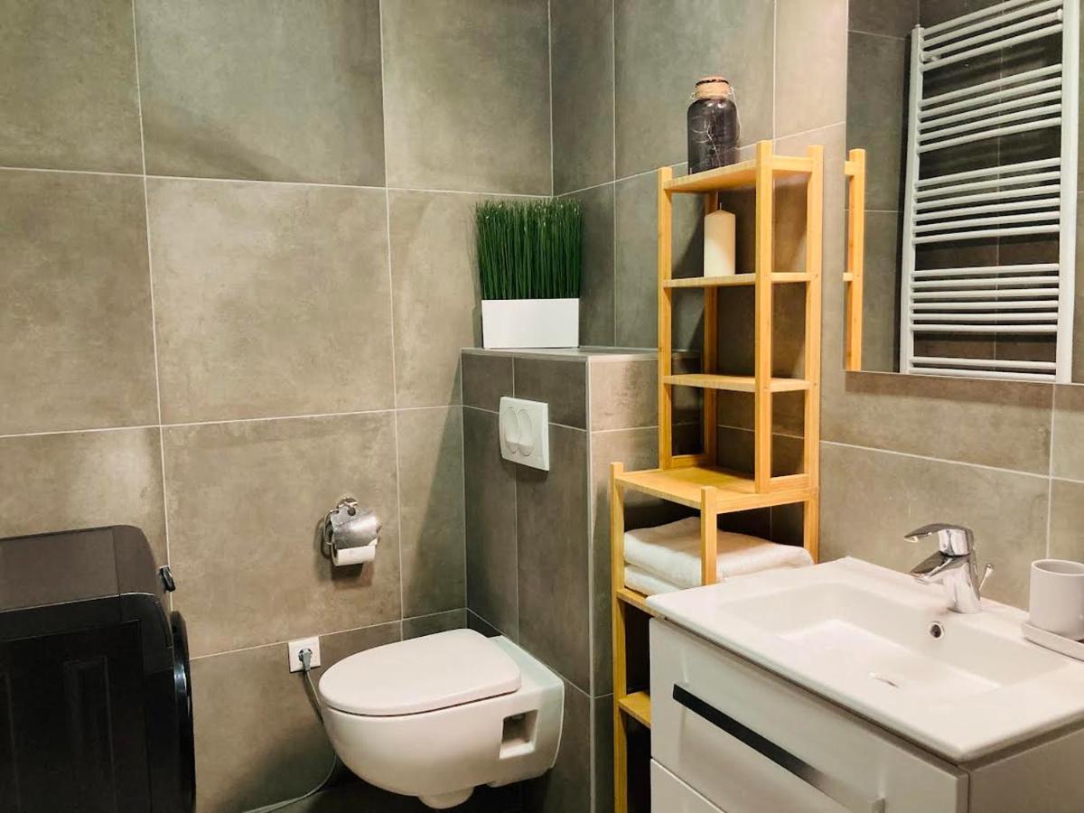 BalatonföldvárZawia Apartmanアパートメント エクステリア 写真