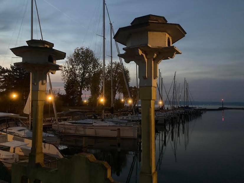 BalatonföldvárZawia Apartmanアパートメント エクステリア 写真