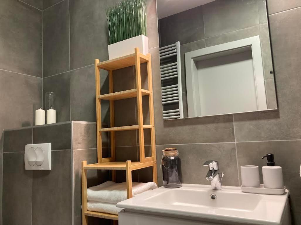 BalatonföldvárZawia Apartmanアパートメント エクステリア 写真