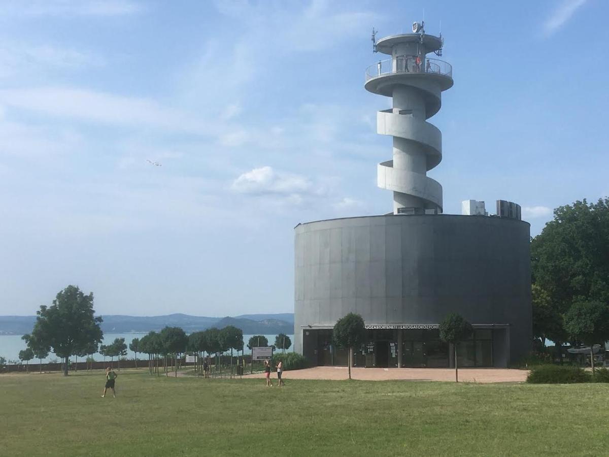 BalatonföldvárZawia Apartmanアパートメント エクステリア 写真