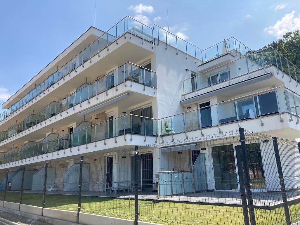 BalatonföldvárZawia Apartmanアパートメント エクステリア 写真